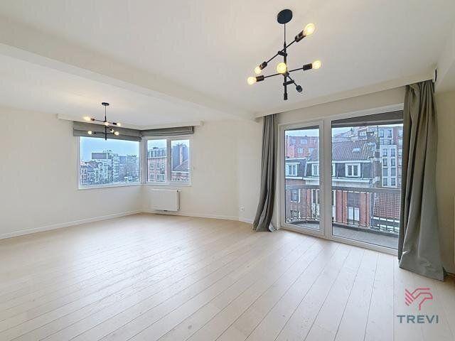 3 bedroom flat in a recent building