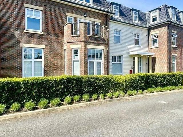 3 bedroom flat in Barnet