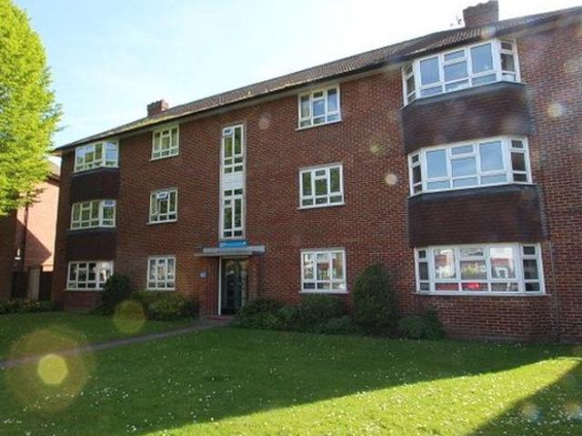 3 bedroom flat in Beckenham