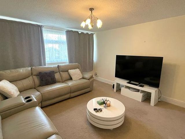 3 bedroom flat in Birmingham