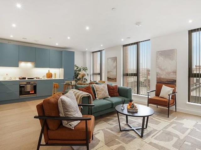 3 bedroom flat in Birmingham