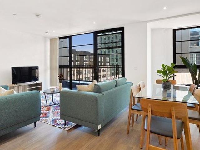 3 bedroom flat in Birmingham