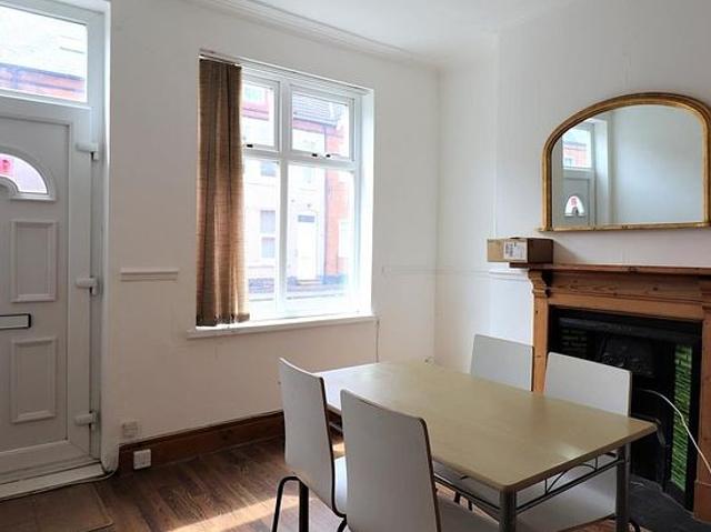 3 bedroom flat in Birmingham