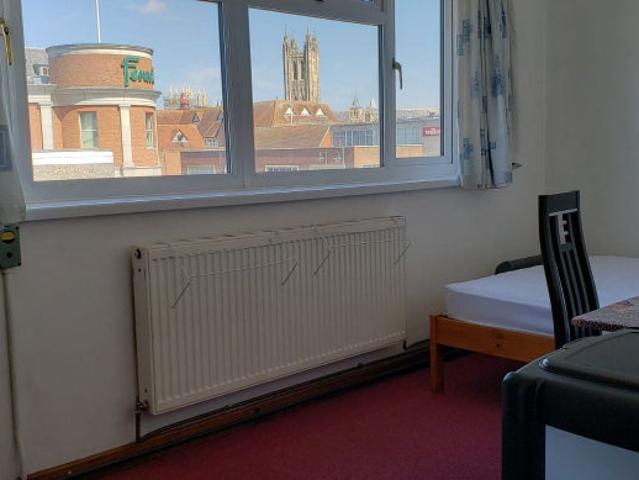 3 Bedroom Flat in Canterbury City Centre – Available from 1 July 2026