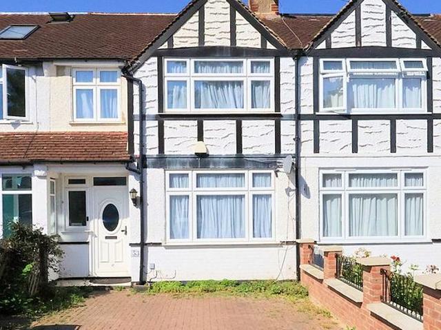 3 bedroom flat in Croydon
