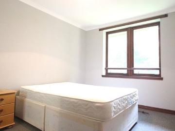 3 bedroom flat in Glasgow