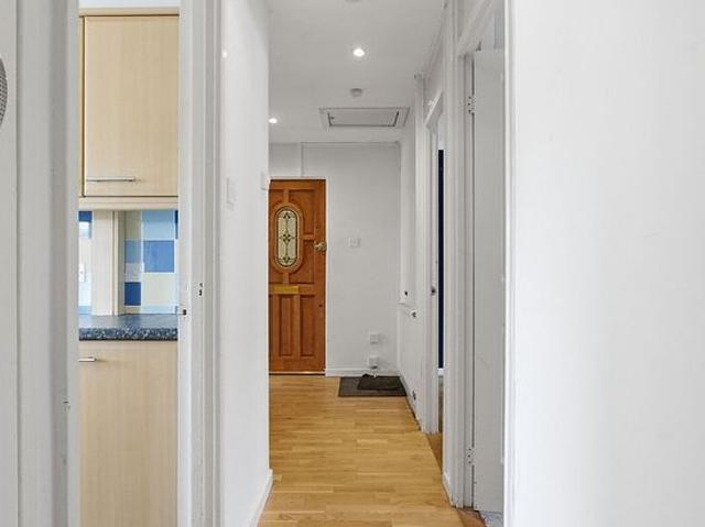 3 bedroom flat in Glasgow