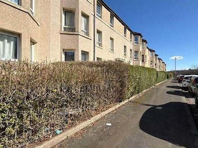 3 bedroom flat in Glasgow