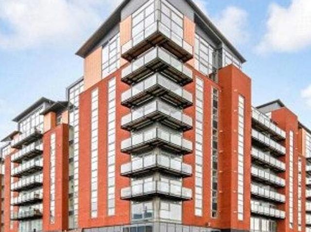 3 bedroom flat in Glasgow