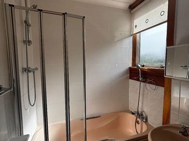 3 bedroom flat in Glasgow