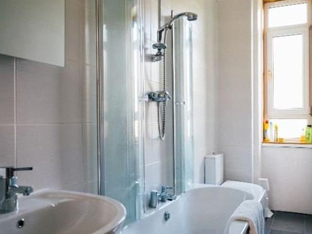 3 bedroom flat in Glasgow