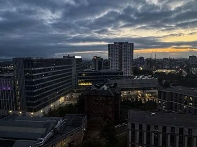 3 bedroom flat in Glasgow