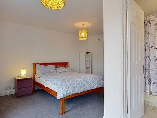 3 bedroom flat in Glasgow