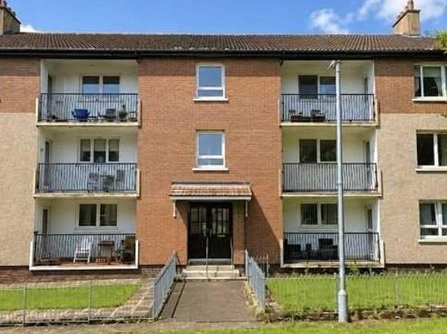3 bedroom flat in Glasgow