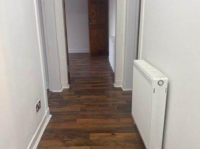 3 bedroom flat in Glasgow