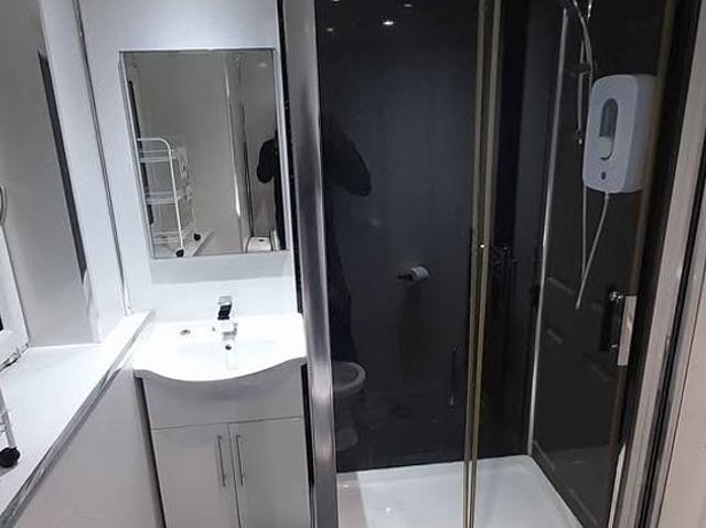 3 bedroom flat in Glasgow