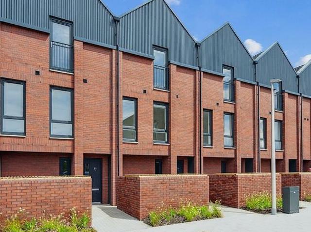 3 bedroom flat in Glasgow