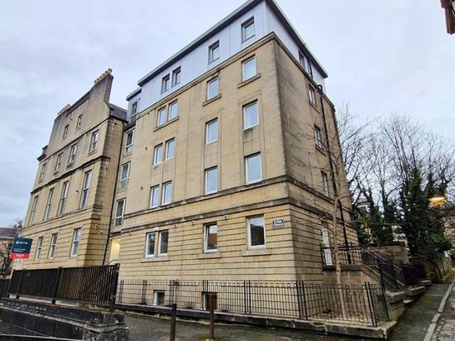 3 bedroom flat in Glasgow
