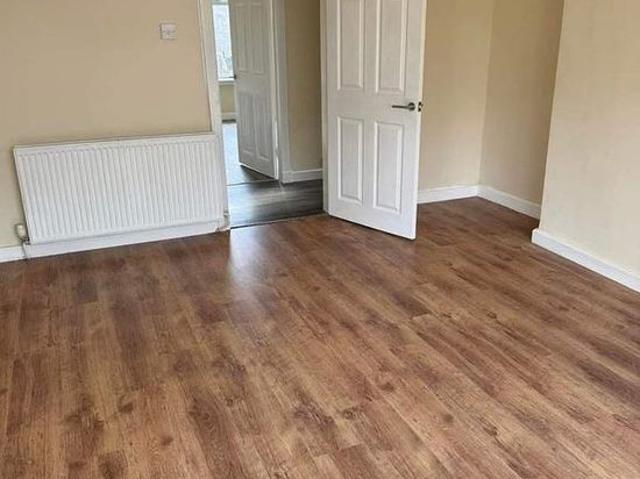 3 bedroom flat in Glasgow