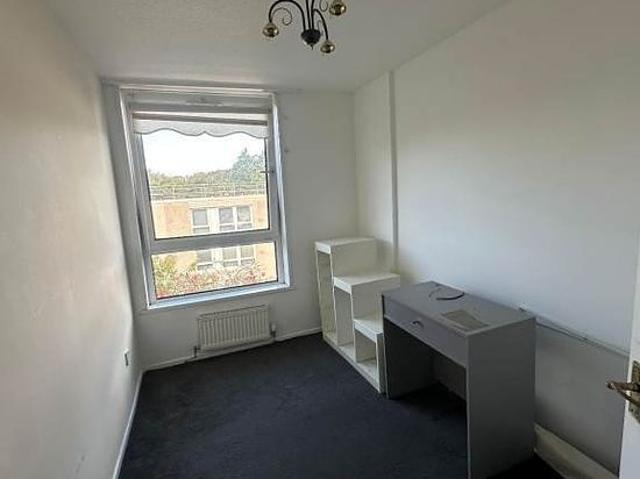 3 bedroom flat in Glasgow