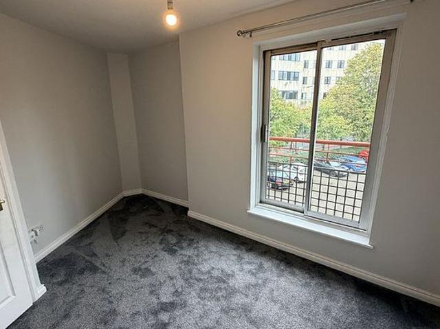 3 bedroom flat in Glasgow