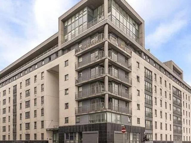 3 bedroom flat in Glasgow