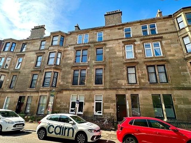 3 bedroom flat in Glasgow