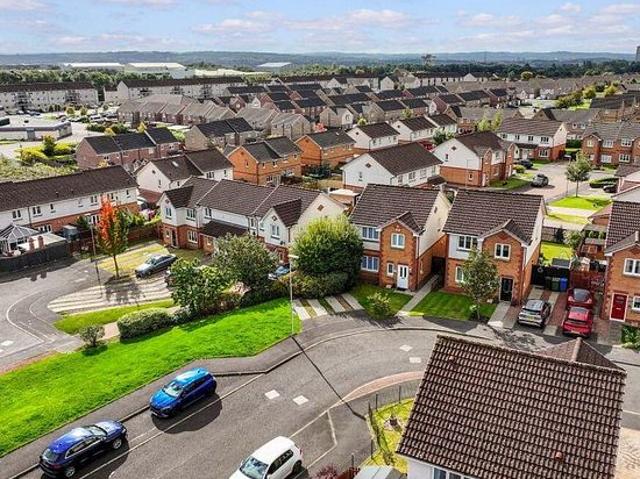 3 bedroom flat in Glasgow