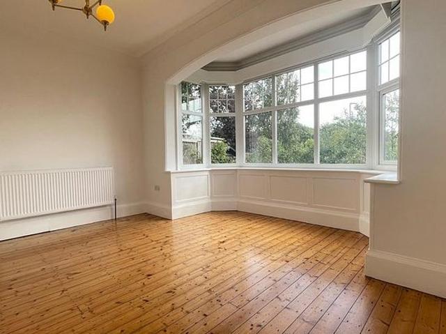 3 bedroom flat in Leeds