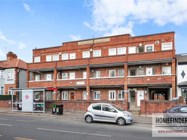 3 Bedroom Flat in Leyton E10