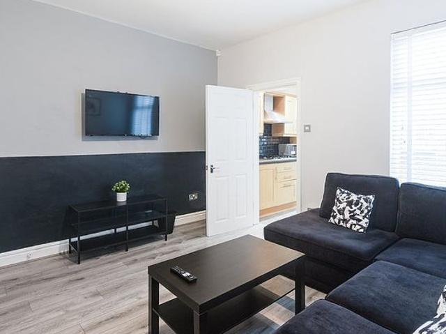 3 bedroom flat in Liverpool