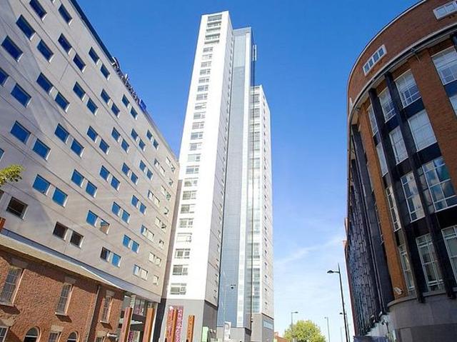 3 bedroom flat in Liverpool