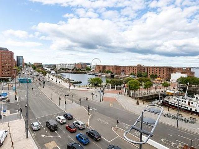 3 bedroom flat in Liverpool