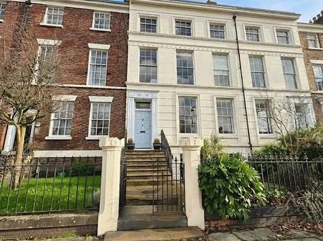3 bedroom flat in Liverpool