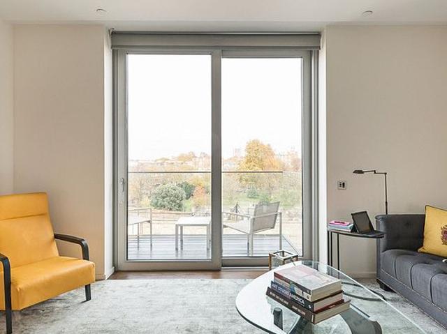 3 bedroom flat in London