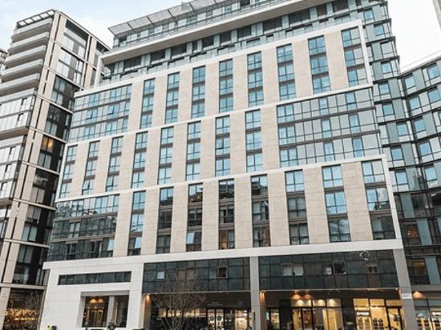 3 bedroom flat in London
