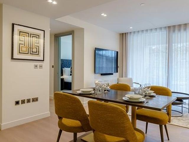 3 bedroom flat in London