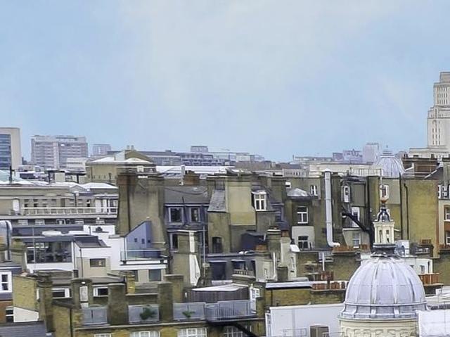 3 bedroom flat in London
