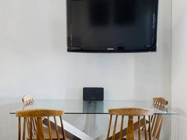3 bedroom flat in London