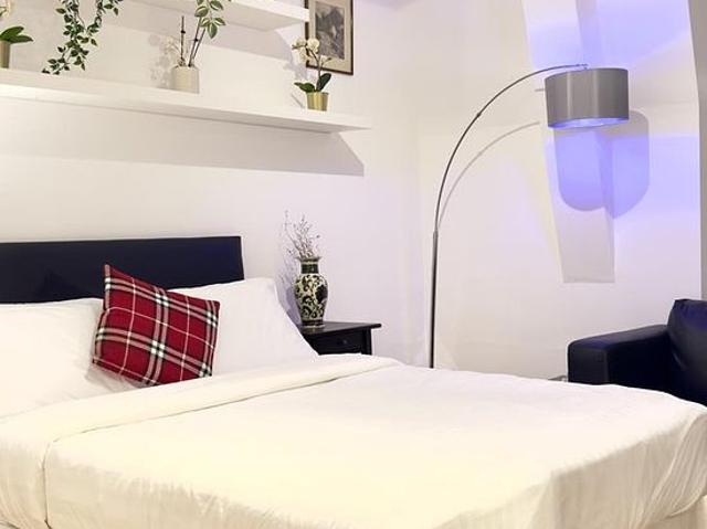 3 bedroom flat in London
