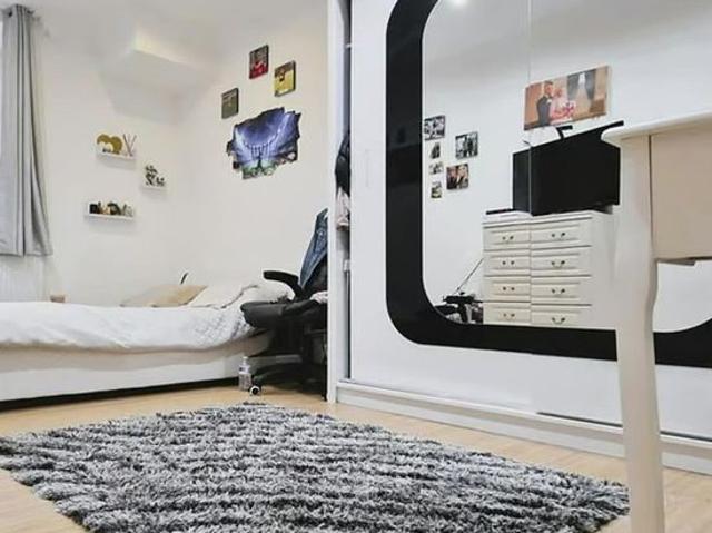 3 bedroom flat in London