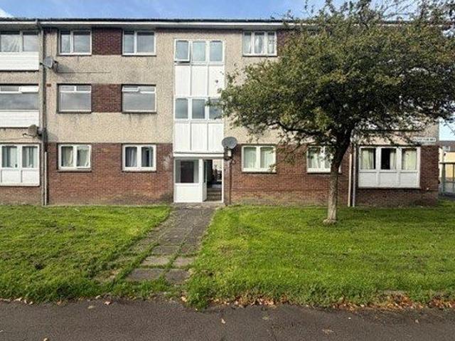 3 bedroom flat in Renfrew