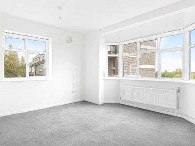 3 bedroom flat in Richmond