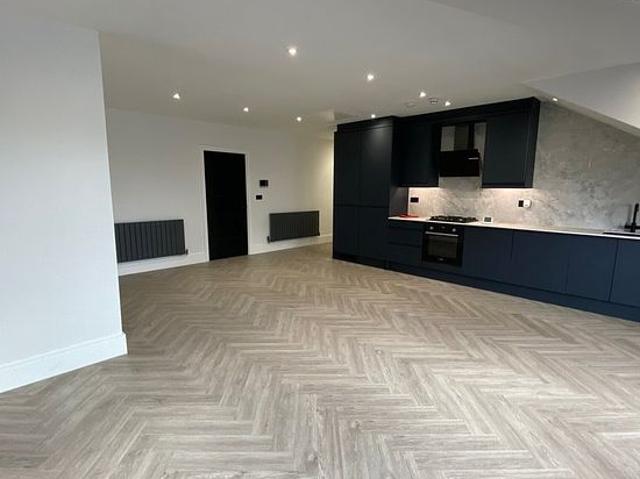 3 bedroom flat in Rotherham
