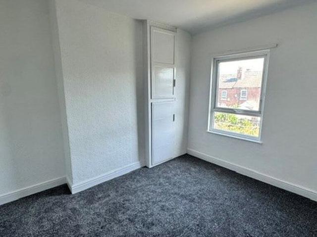 3 bedroom flat in Rotherham