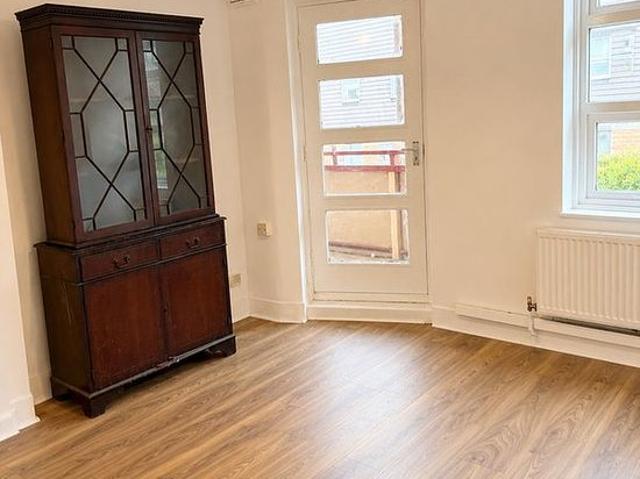 3 bedroom flat in Sheffield