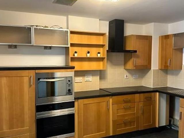 3 bedroom flat in Sheffield