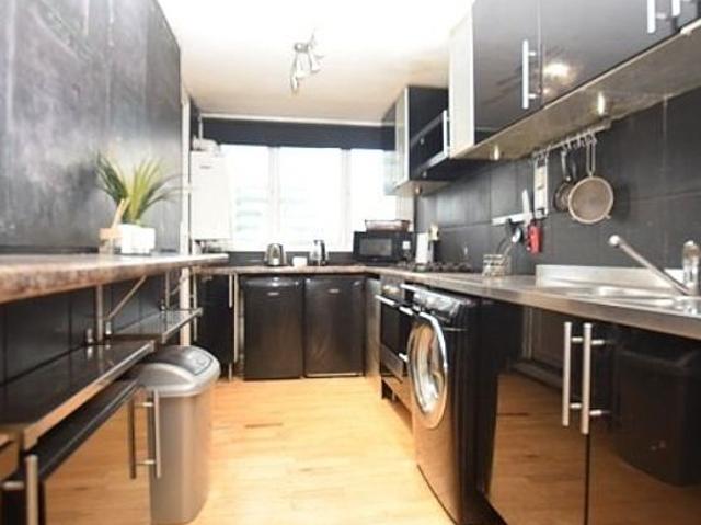3 bedroom flat in Sheffield