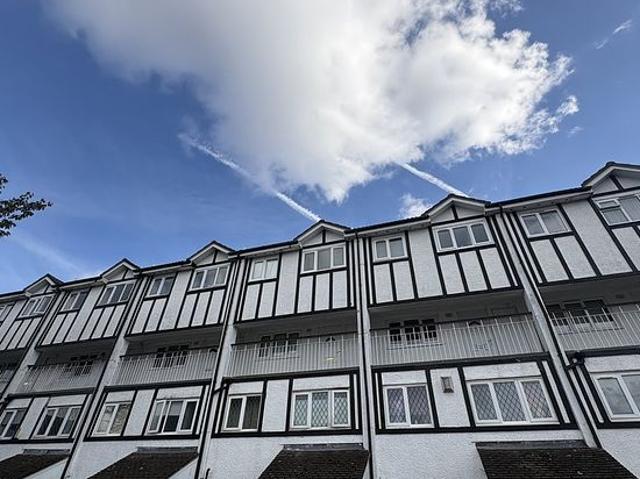 3 bedroom flat in Smethwick