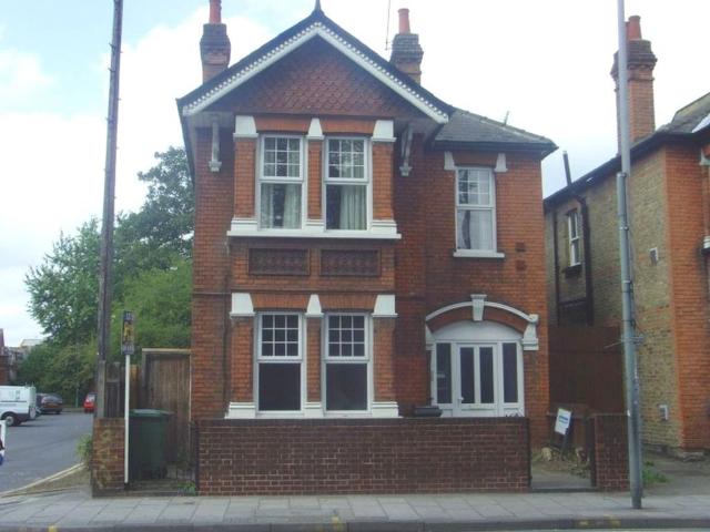 3 Bedroom Flat – Kingston Queen Elizabeth Road, KT2